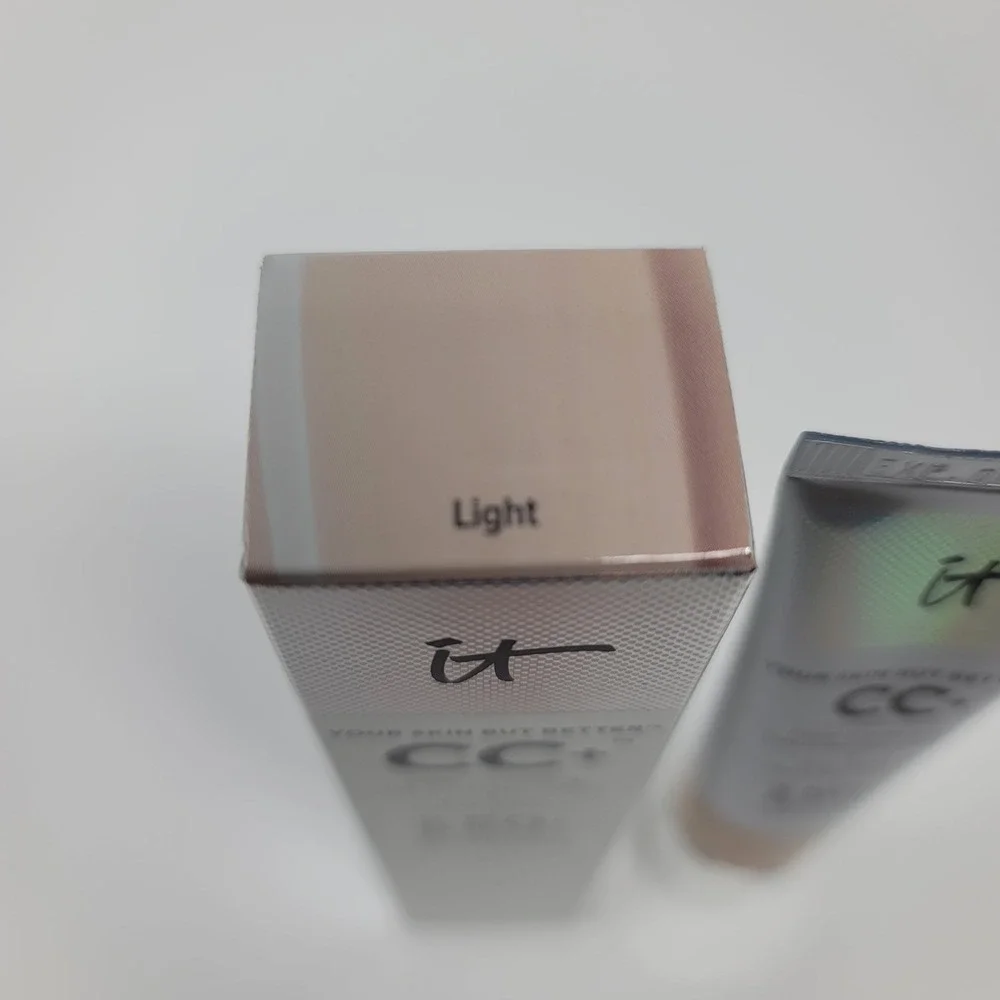 IT Cosmetics CC+ Color Correcting Full Coverage AntiAging Cream Light 1.08 Fl Oz